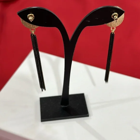 Earring - Picture 3 of 3